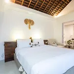 1-Br Private Pool Wander Villa Seminyak Kunti Utara St