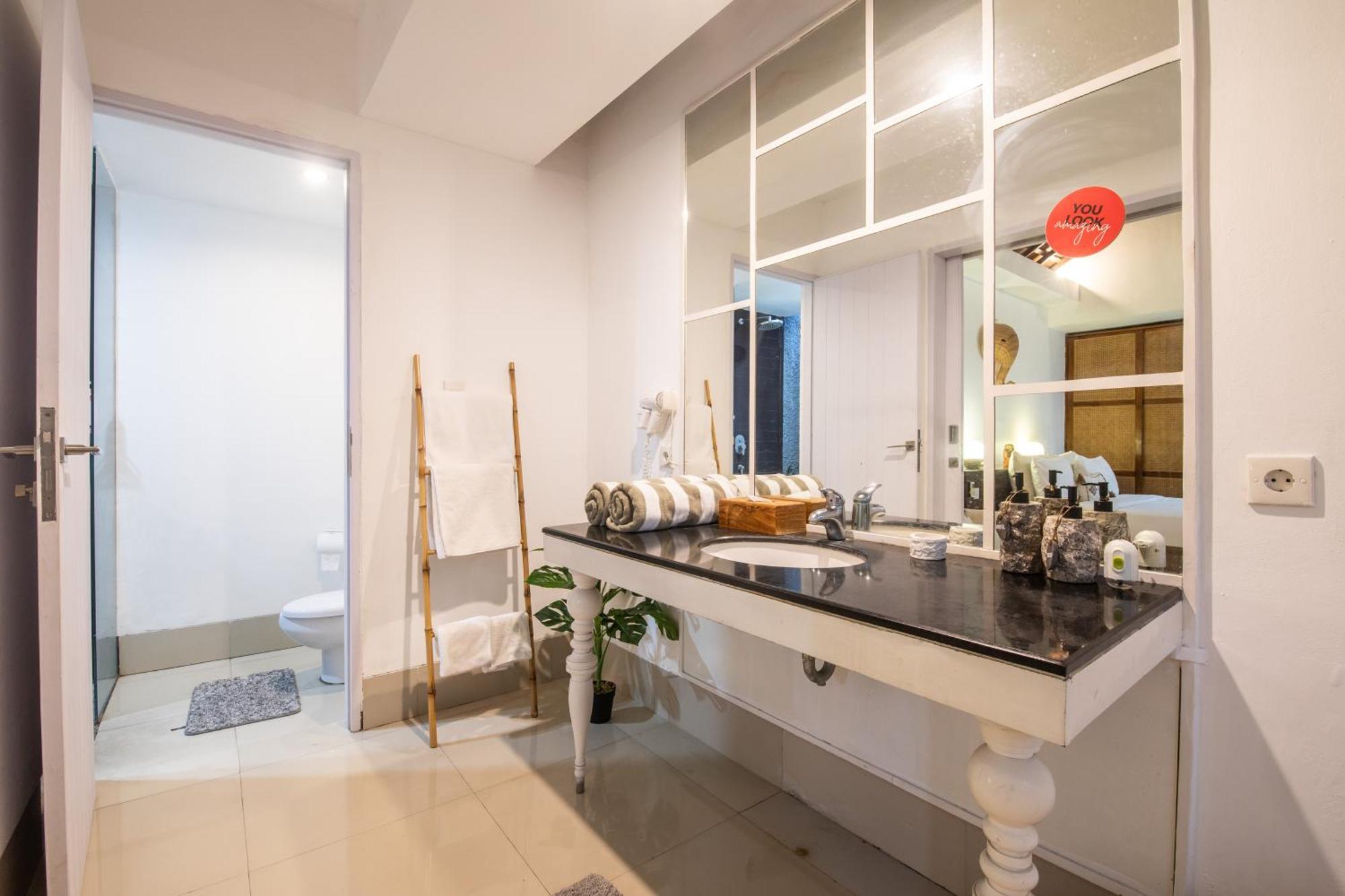 1-br Private Pool Wander Kunti Utara St * Seminyak (Bali)