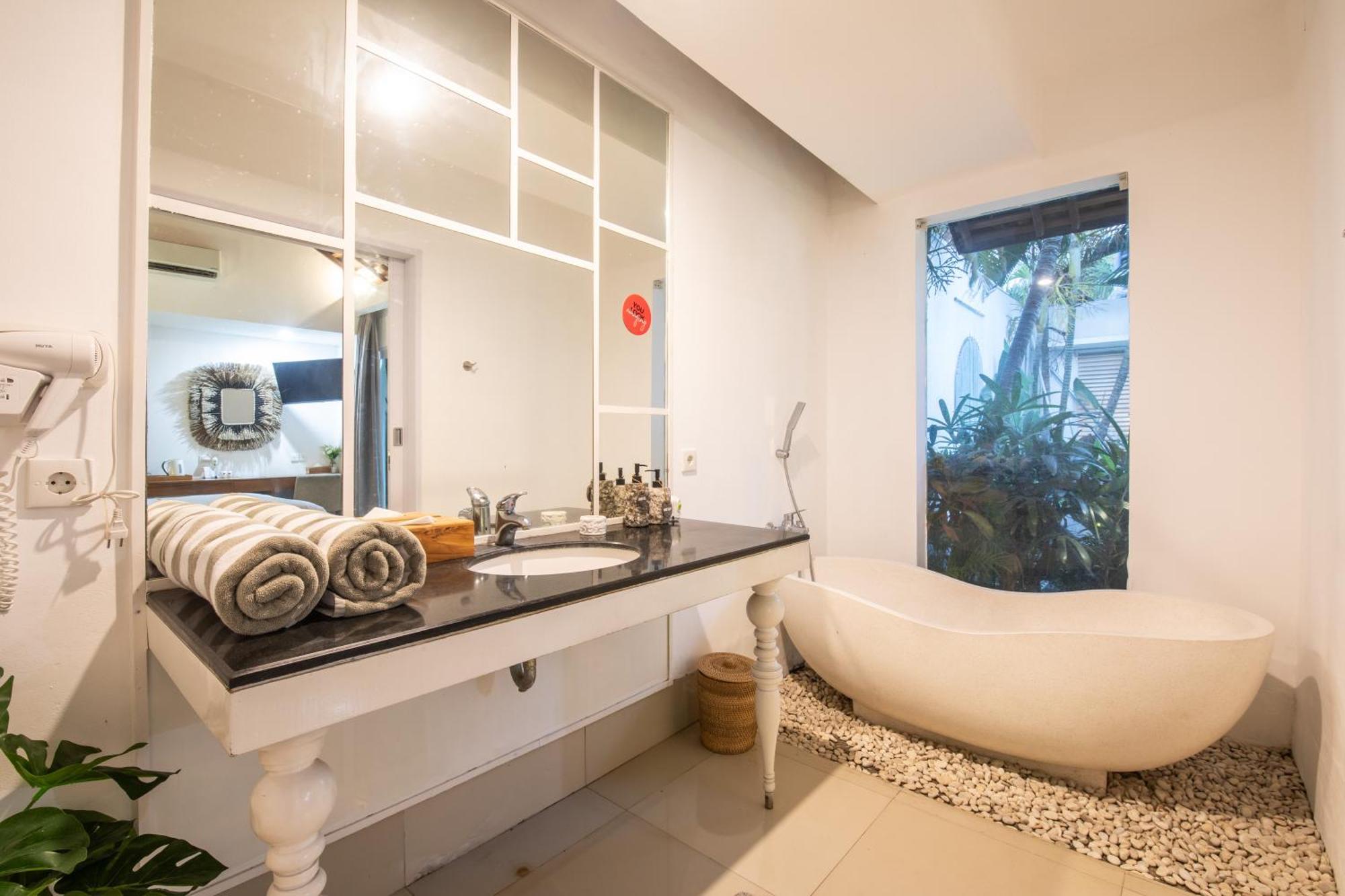1-br Private Pool Wander Kunti Utara St Villa